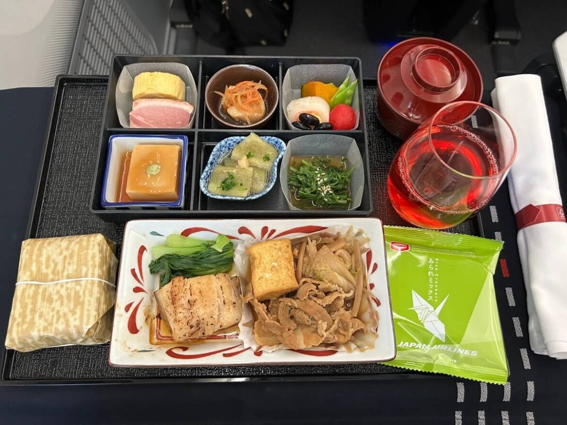 JAL-Review